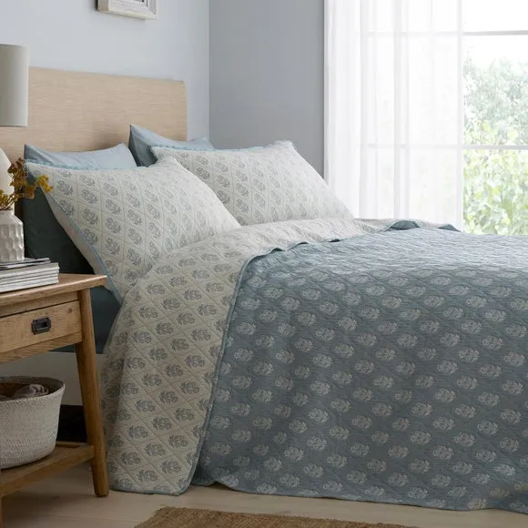 Dreams n Drapes Block Floral Bedspread