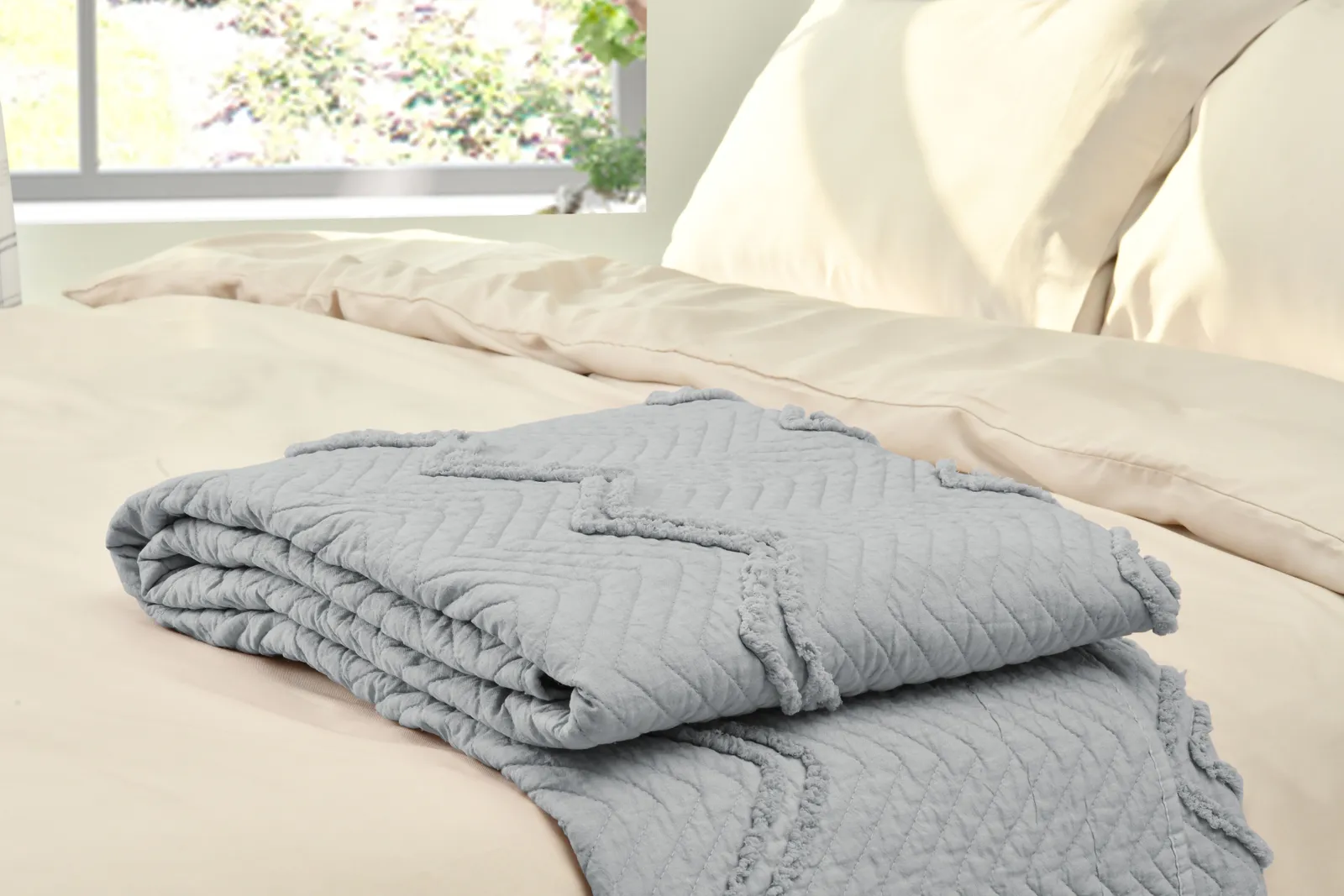 Smart Living Luxurious Zig-Zag Polyester Bedspread - Soft, Stylish, & Durable in Grey 5