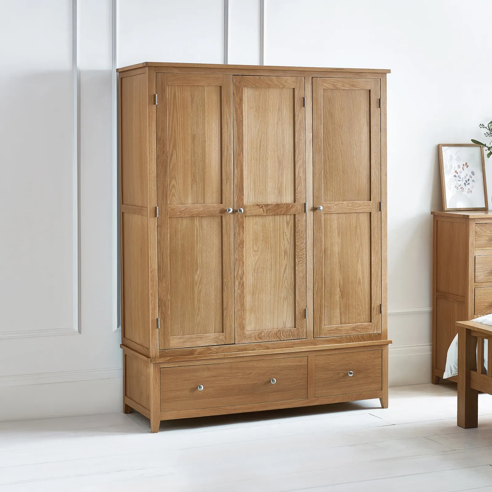 Mallory - 3 Door Wardrobe - Oak - Wood 1