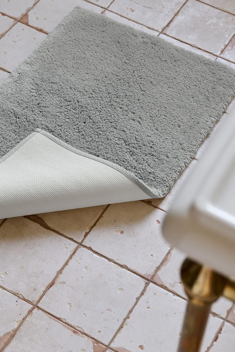 CHRISTY Deep Pile Luxury 100% Cotton 2444GSM Non Slip Bath Rugs in Mid Grey 2