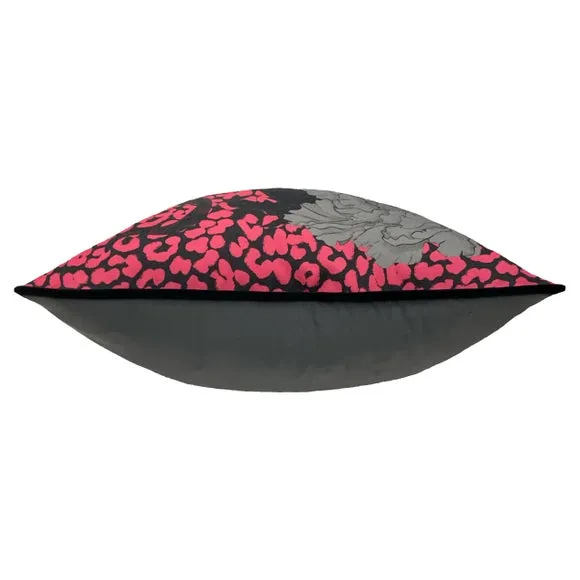 Furn. Serpentine Cushion 3