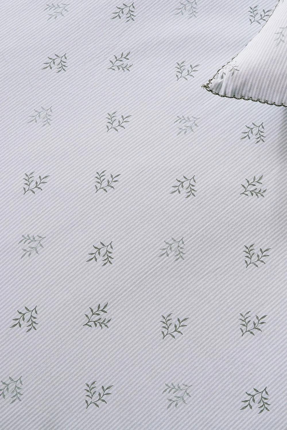 Murmur 'Thalia' Cotton Duvet Cover Set in Green 4