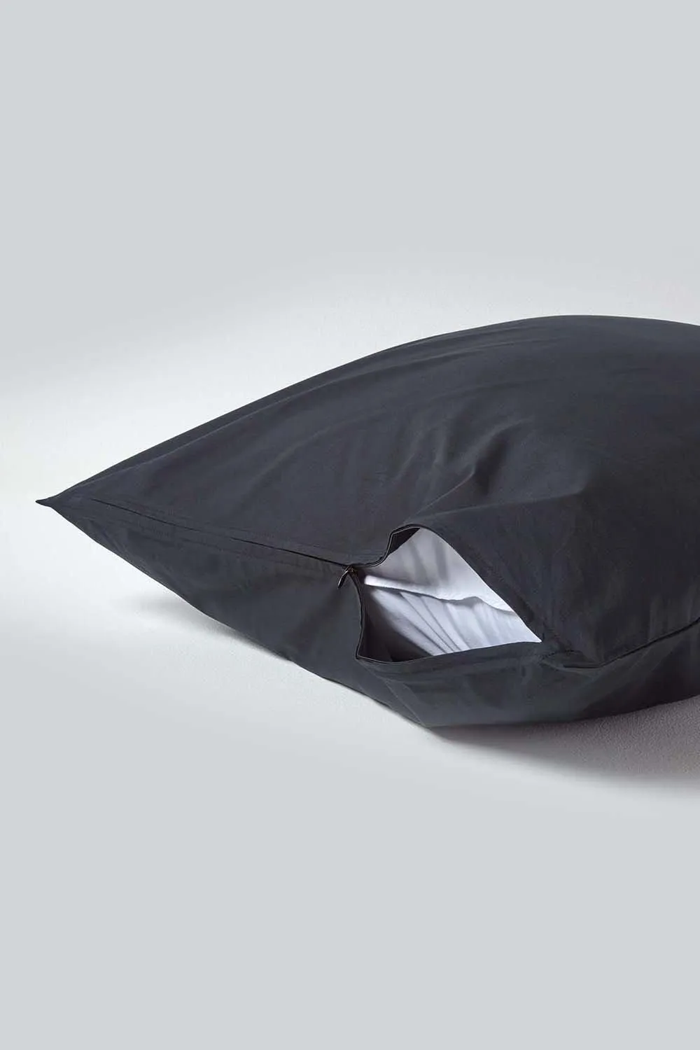 Homescapes Continental Egyptian Cotton Pillowcase 200 TC, 60 x 60 cm in Black 3