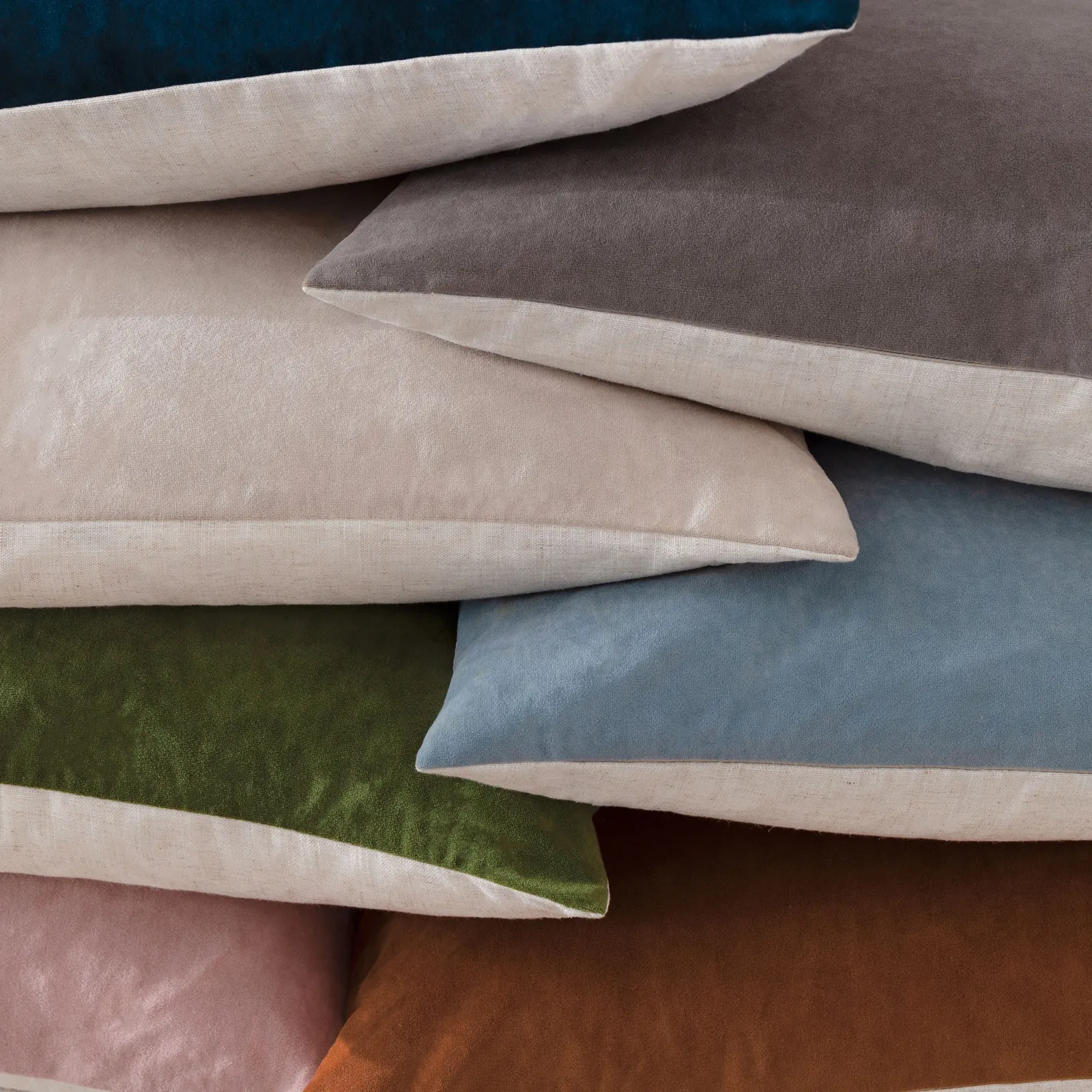 Yard Darland Velvet Cushion in Indigo 6