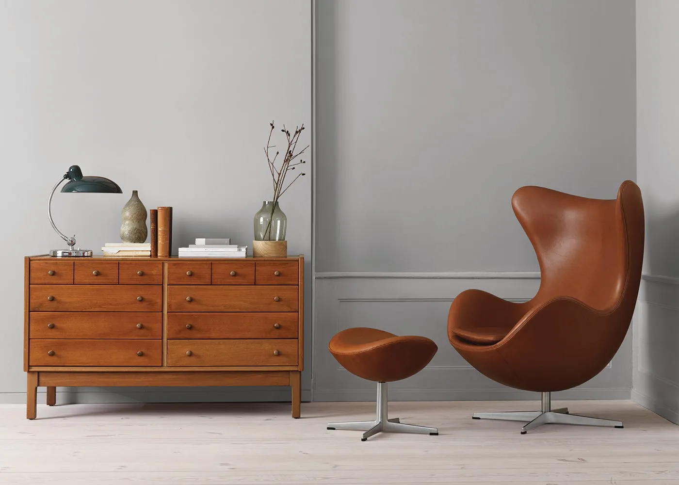 Fritz Hansen Egg Footstool Aura Leather Black Brushed Aluminium Legs 4