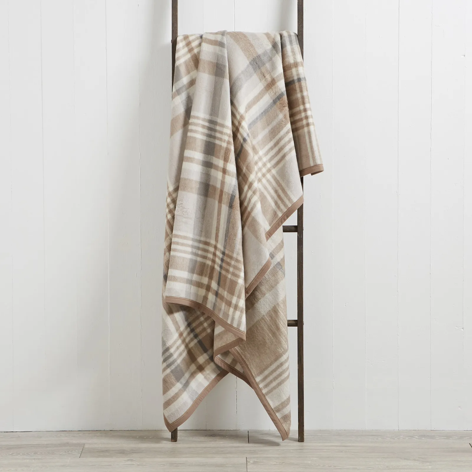 Thermosoft Plaid Check Natural Throw Natural