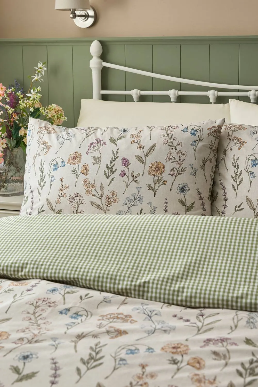 Dreams & Drapes 'Meadow Floral' Easy Care Duvet Cover Set 2