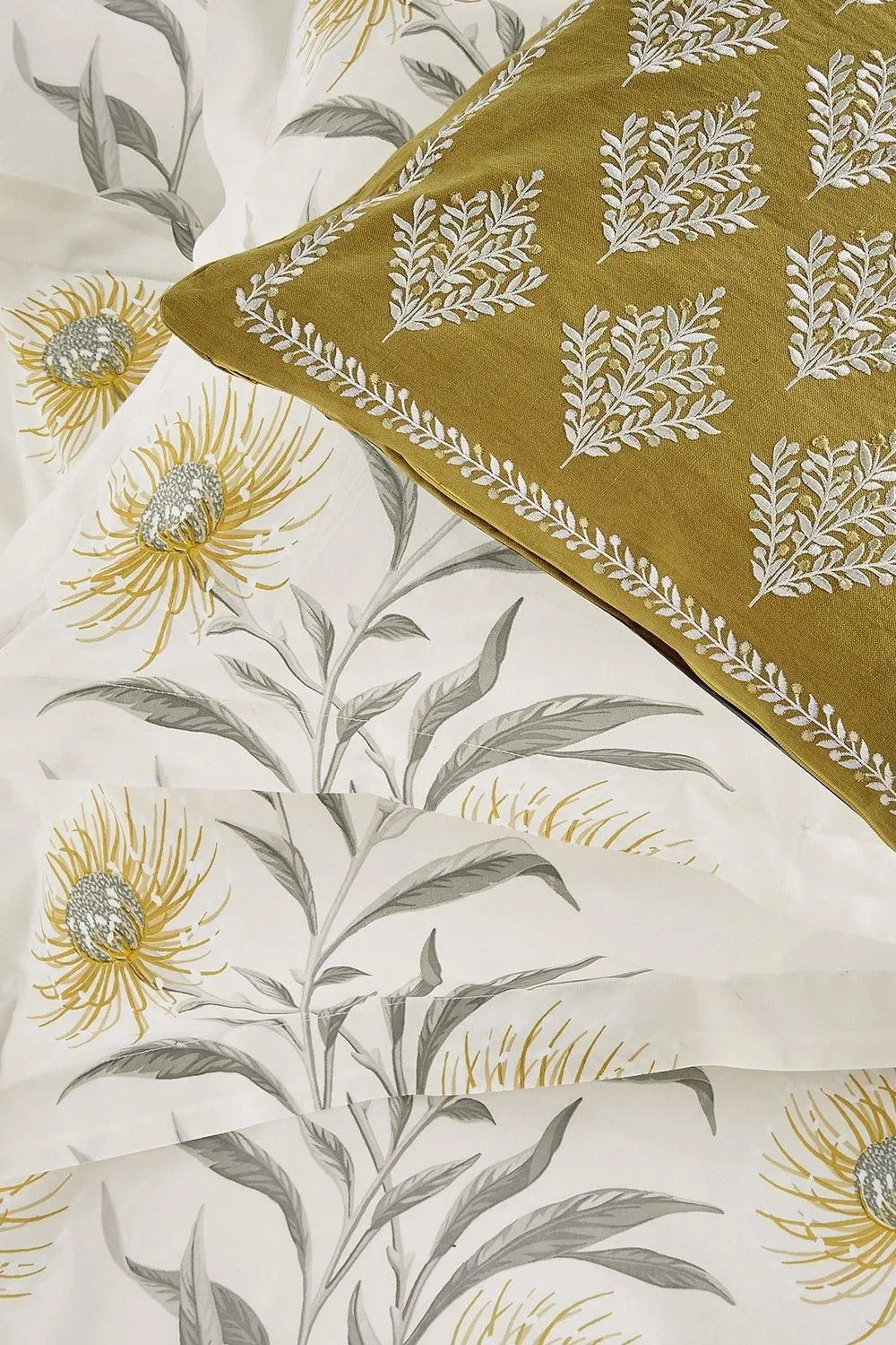 Sanderson 'Catherinae' Cotton Duvet Cover Set in Cream 5