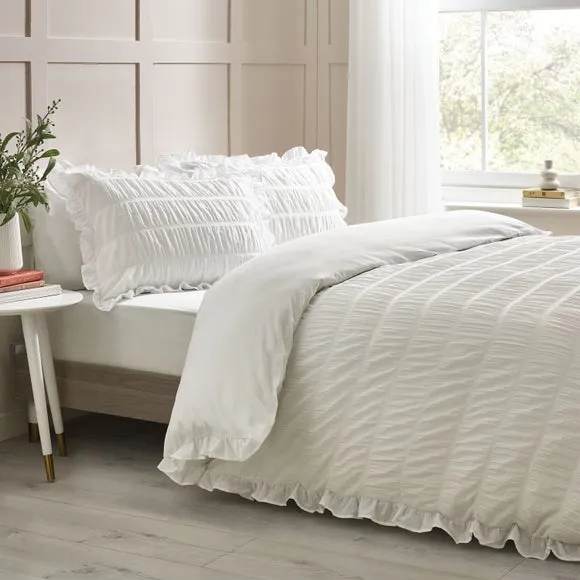 Catherine Lansfield Seersucker Frill Duvet Cover & Pillowcase Set 1