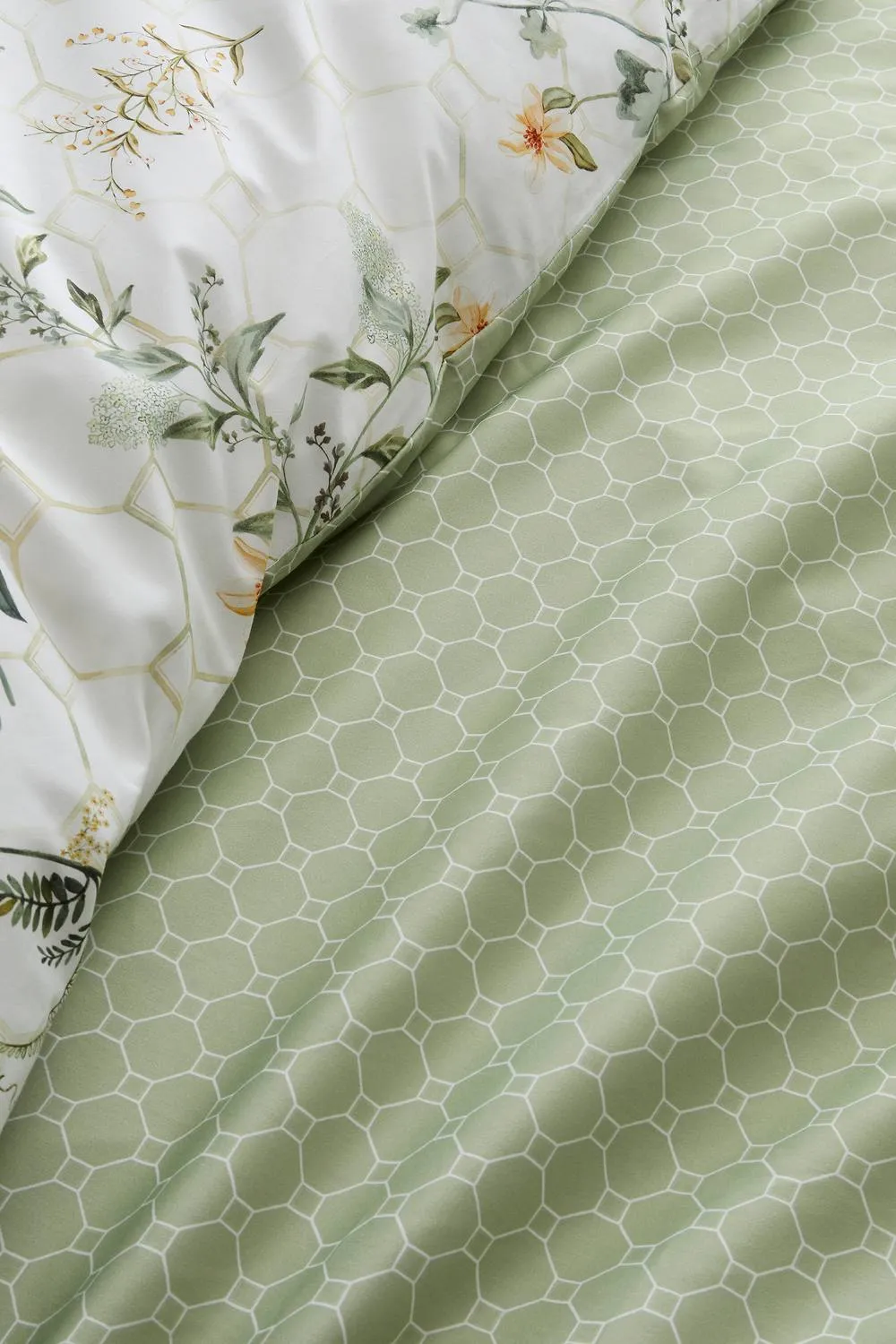 Appletree 'Floral Trellis' 100% Cotton Sateen Duvet Cover Set in Green 4