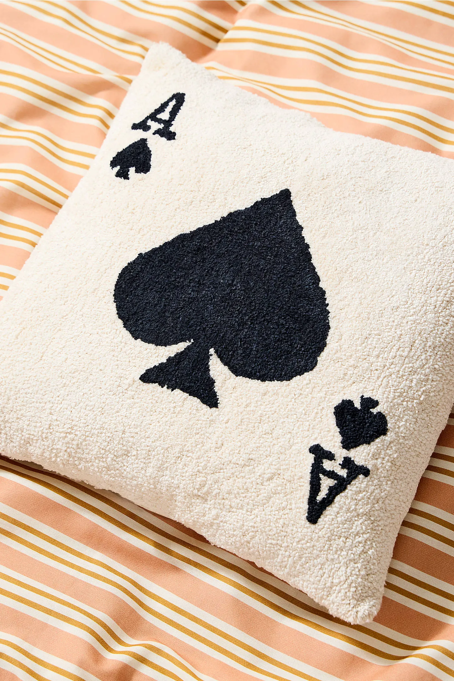 Ace Of Spades Tuft Cushion - Black/White 3