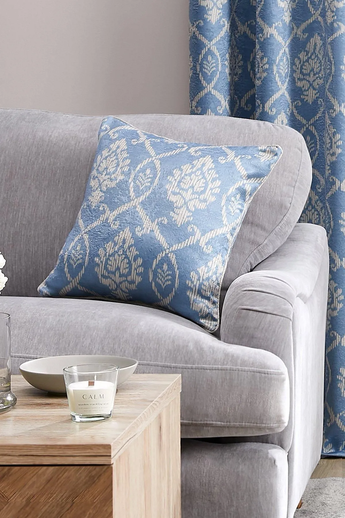 Dreams & Drapes 'Vivianna' Woven Filled Cushion in Blue