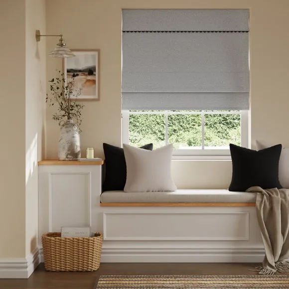 Luna Wave Blackout Roman Blind 1