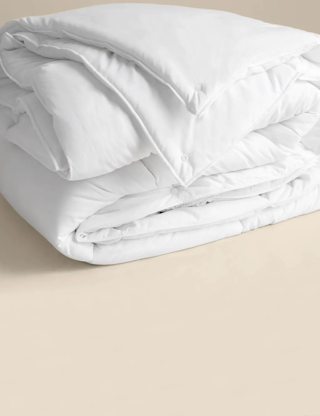 M&S Smart Wash & Dry Anti Allergy 13.5 Tog All Seasons 3-in-1 Duvet White