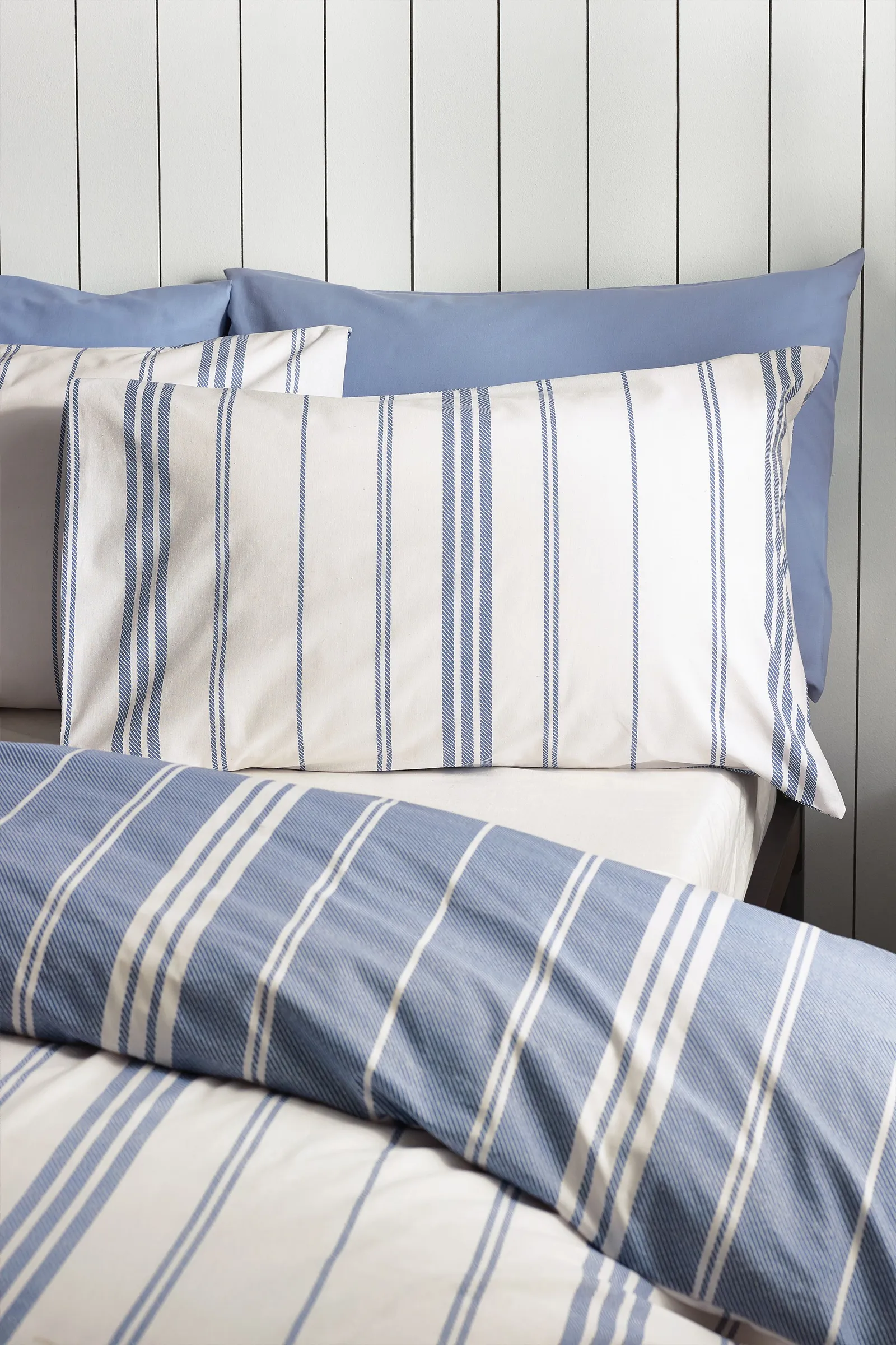 Catherine Lansfield 'Harbour Stripe' Reversible Duvet Cover Set in White 3