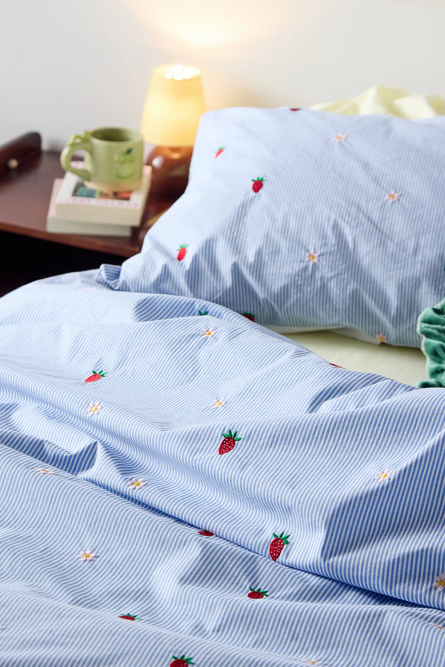Blue Stripe Embroidered Duvet Set - Blue 3