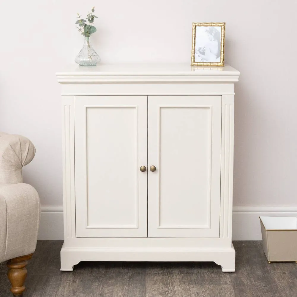 Melody Maison Slimline Two Door Shoe Cabinet With 3 Shelves - Daventry Ivory Range
