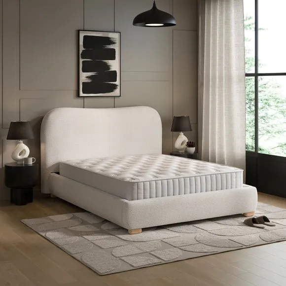 Squidge Boucle Bed 2