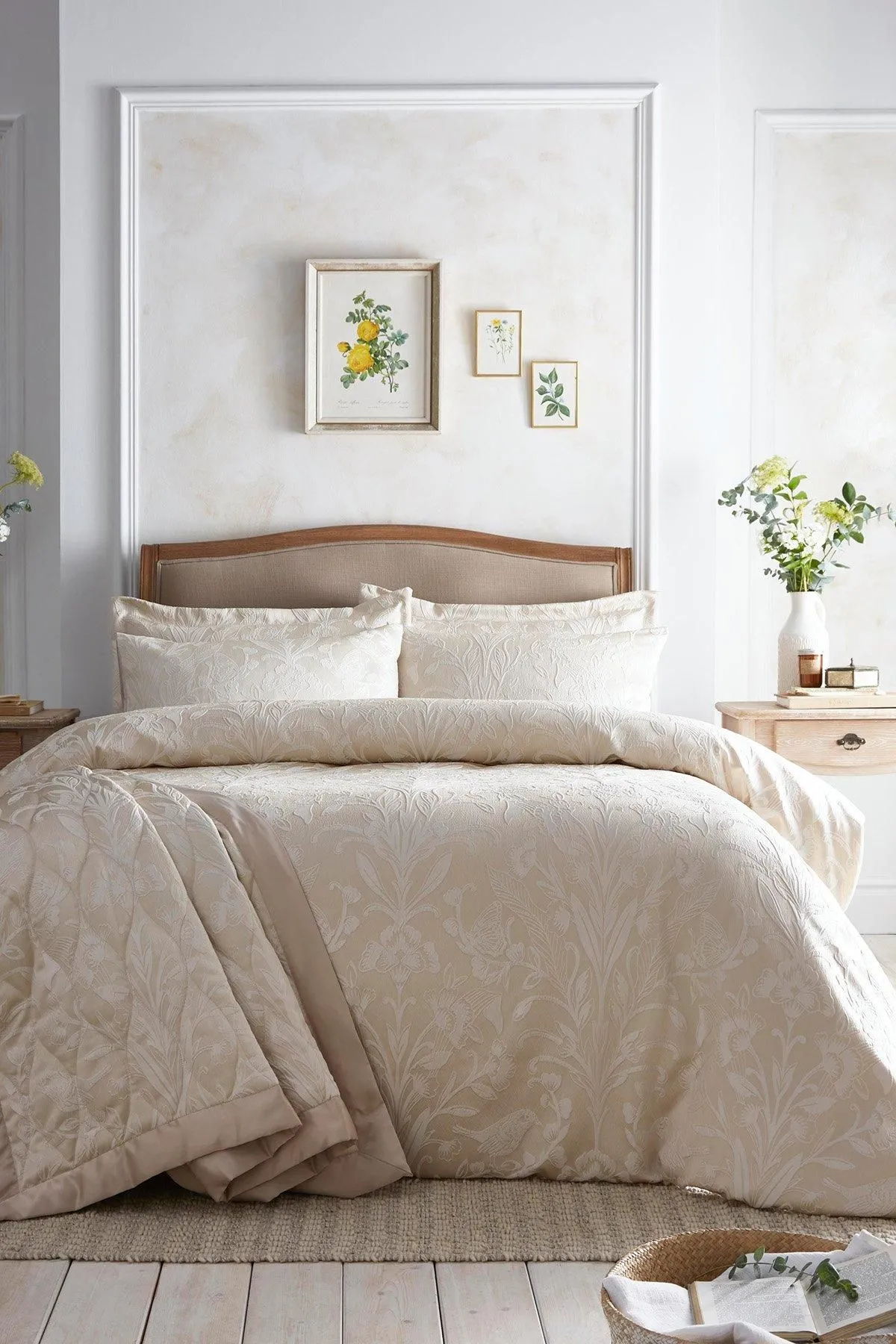 Appletree 'Elysia' Jacquard Duvet Cover Set in Beige 5