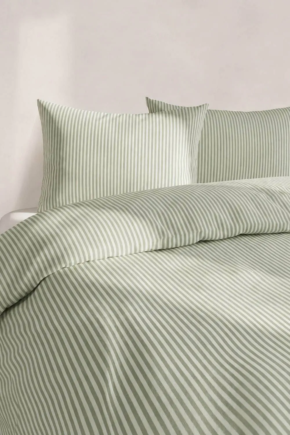 Martex Studio Edition Pinstripe Duvet Cover Set in Green 1