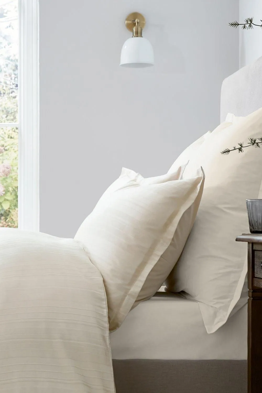 Murmur 'Seren' Cotton Sateen Duvet Cover in Ivory 2