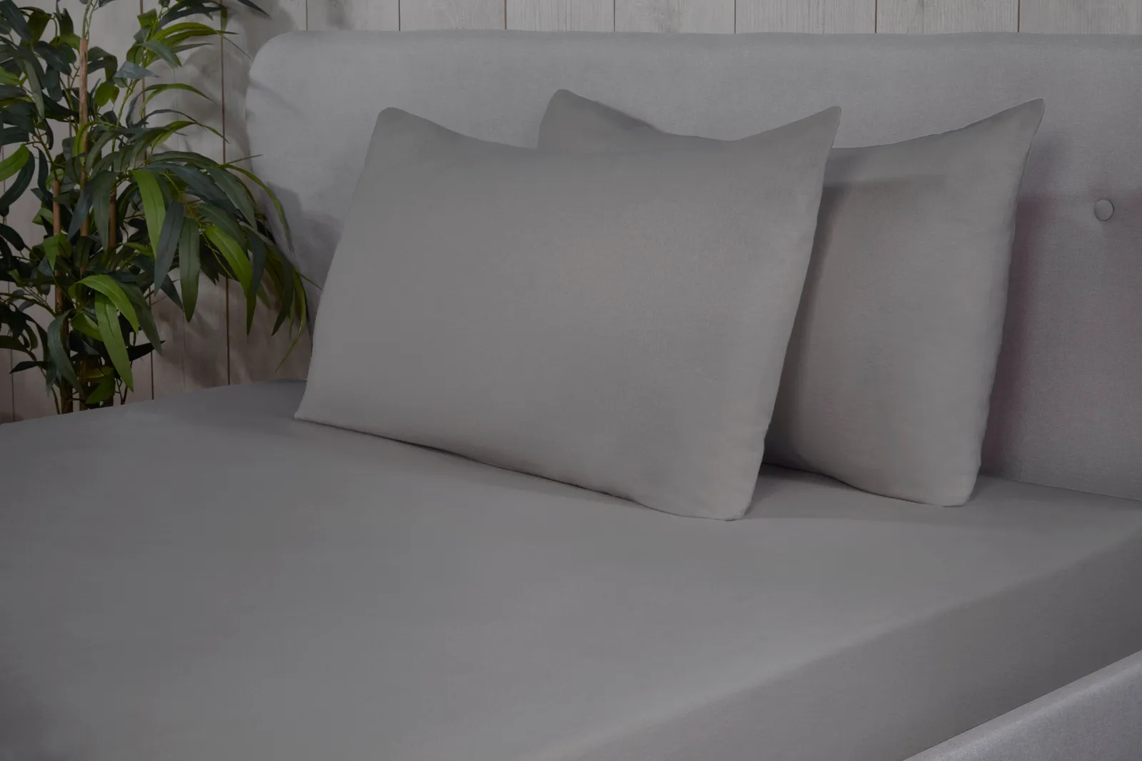 Smart Living Brushed Cotton Bed Linen Fitted Bedsheet or Pillowcase Pair Non Iron in Silver 1