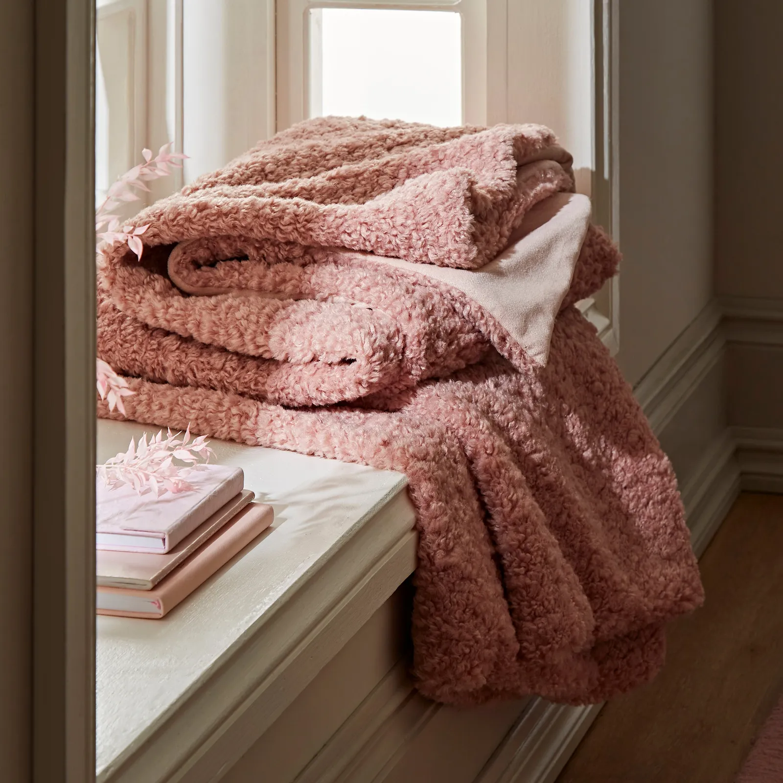 Wool Look Throw Pink