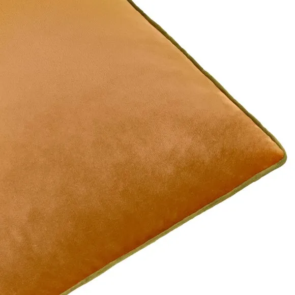 Furn. Square Cushion 5