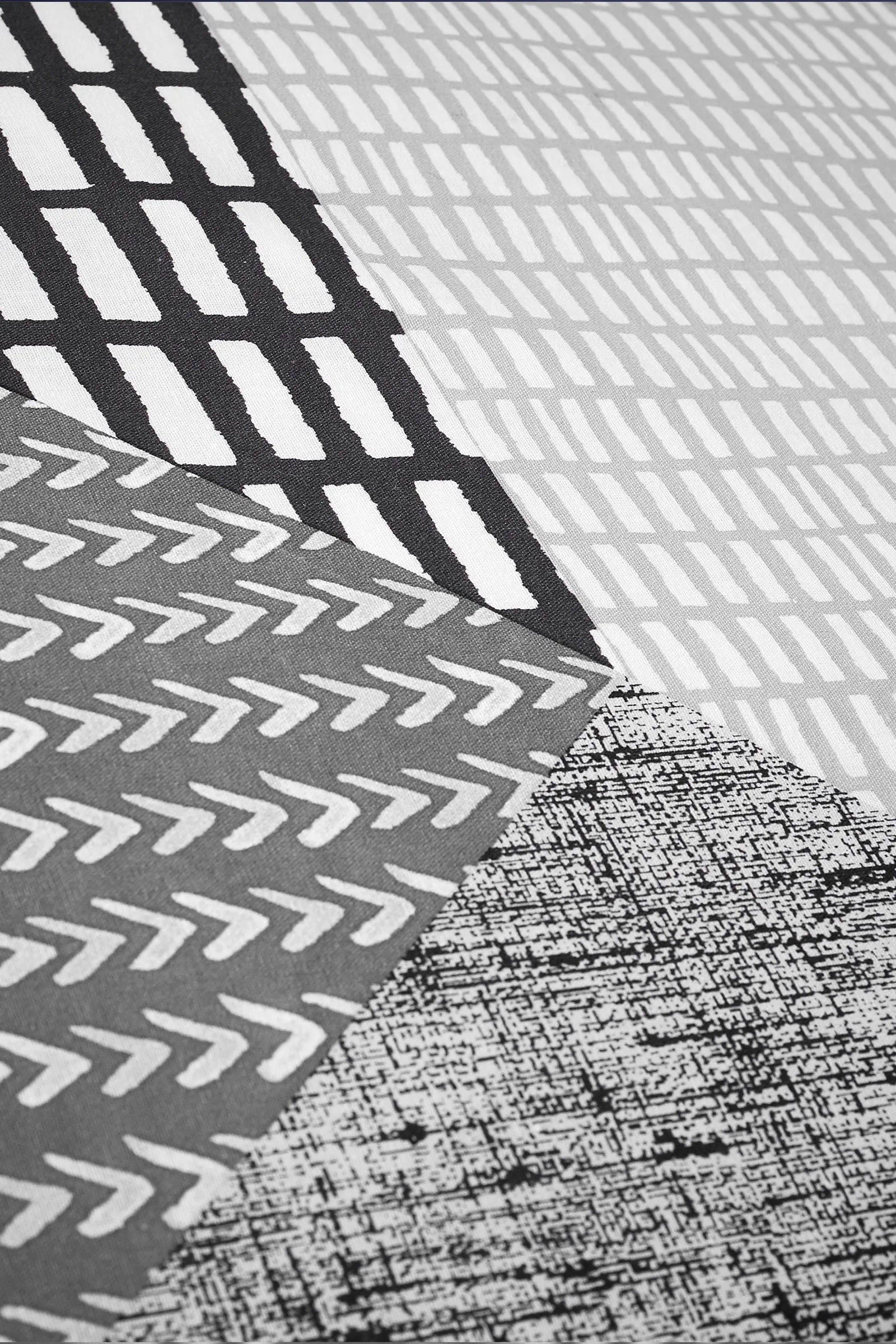 Catherine Lansfield 'Larsson Geo' Duvet Set in Grey 4