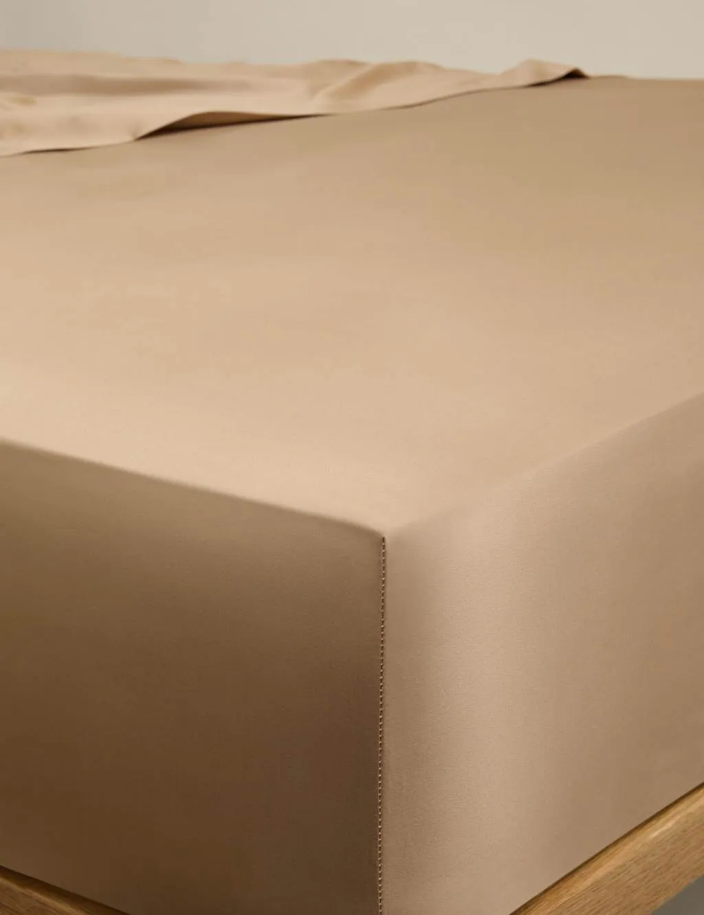 M&S Egyptian Cotton 400 Thread Count Silky StayPut Fitted Sheet Biscuit
