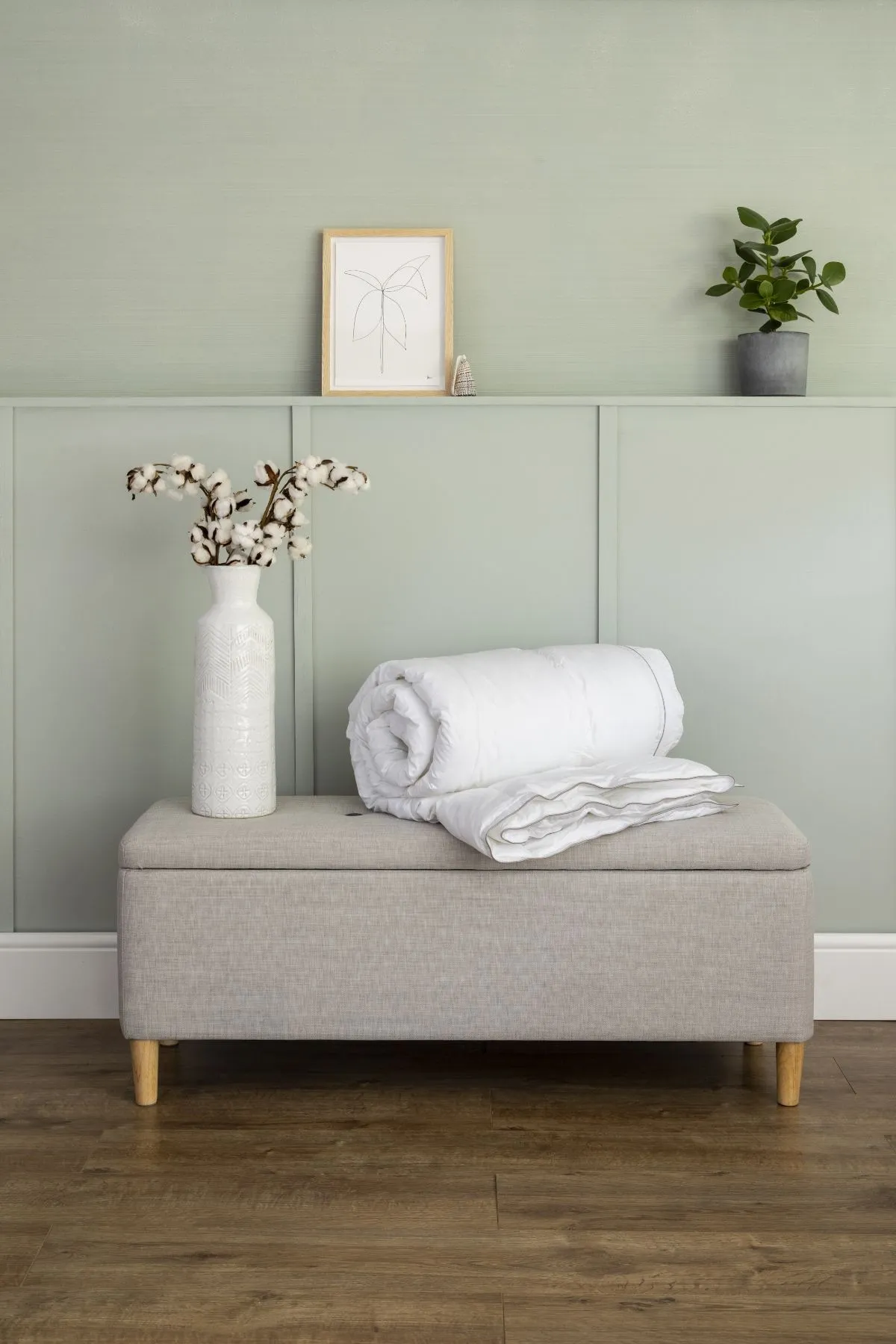 Soak&Sleep 3 Tog Soft As Down Microfibre Duvet in White 1