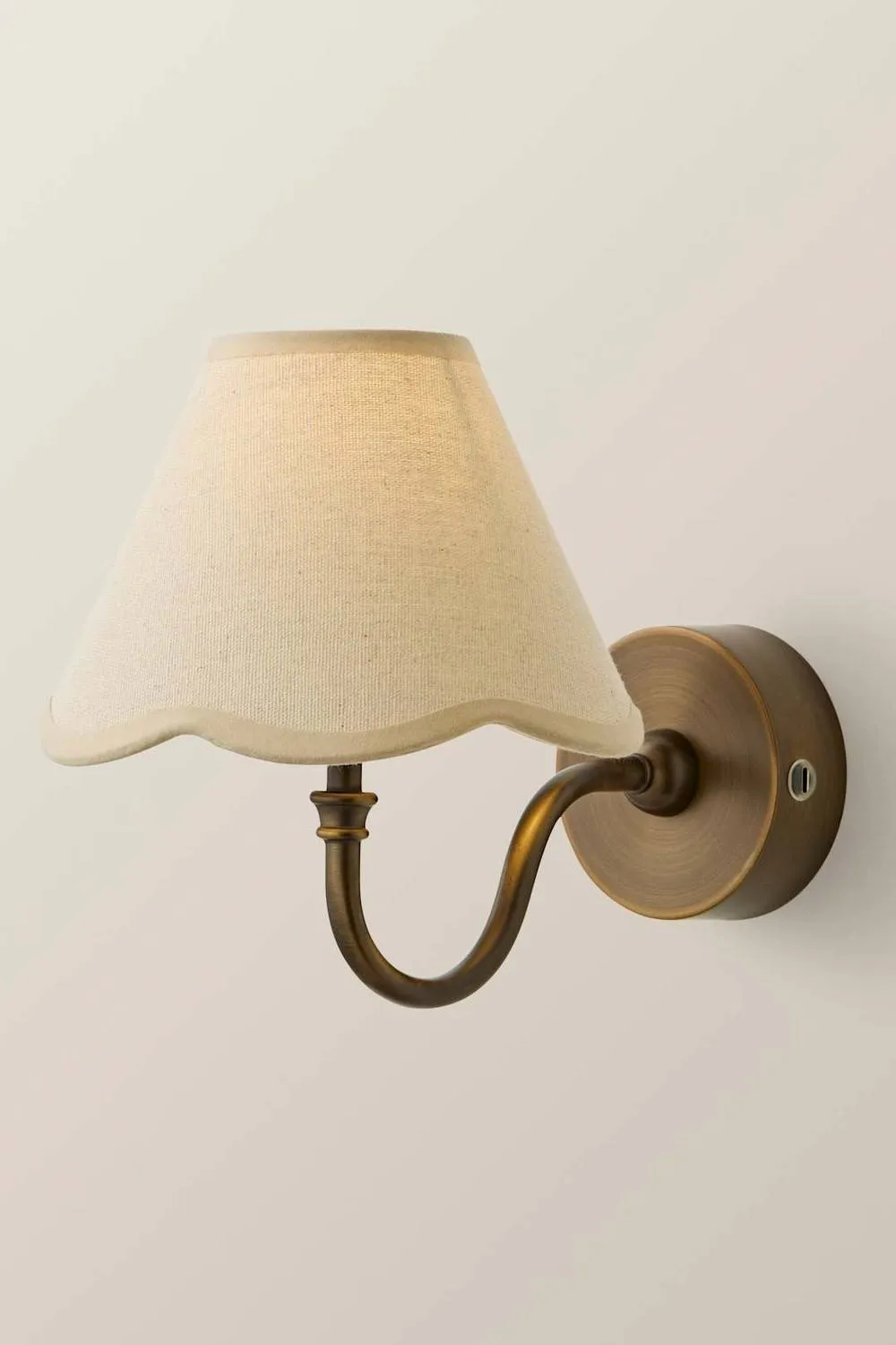 ValueLights Lowe Scallop Flower Shade Metal Portable Rechargeable Wall Light in Bronze 3