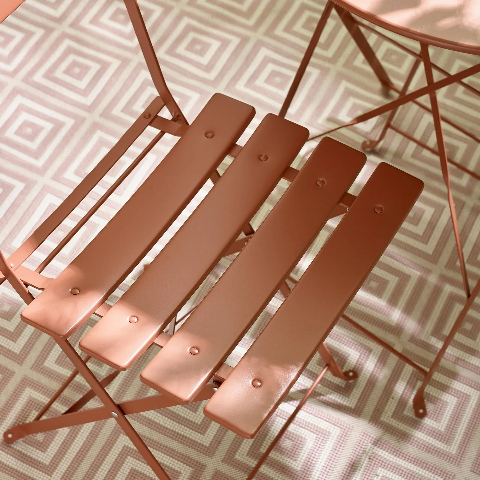 FurnitureboxUK Cabo 2 Seater Metal Bistro Set with Round Table in Dusty Pink 4