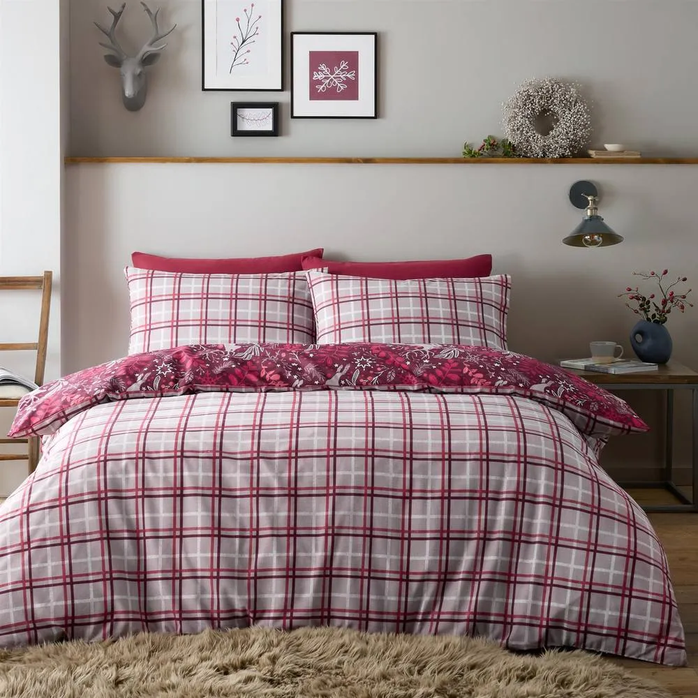 Portfolio Home Winter Stags Christmas Red Duvet Cover Set in Burgundy 2