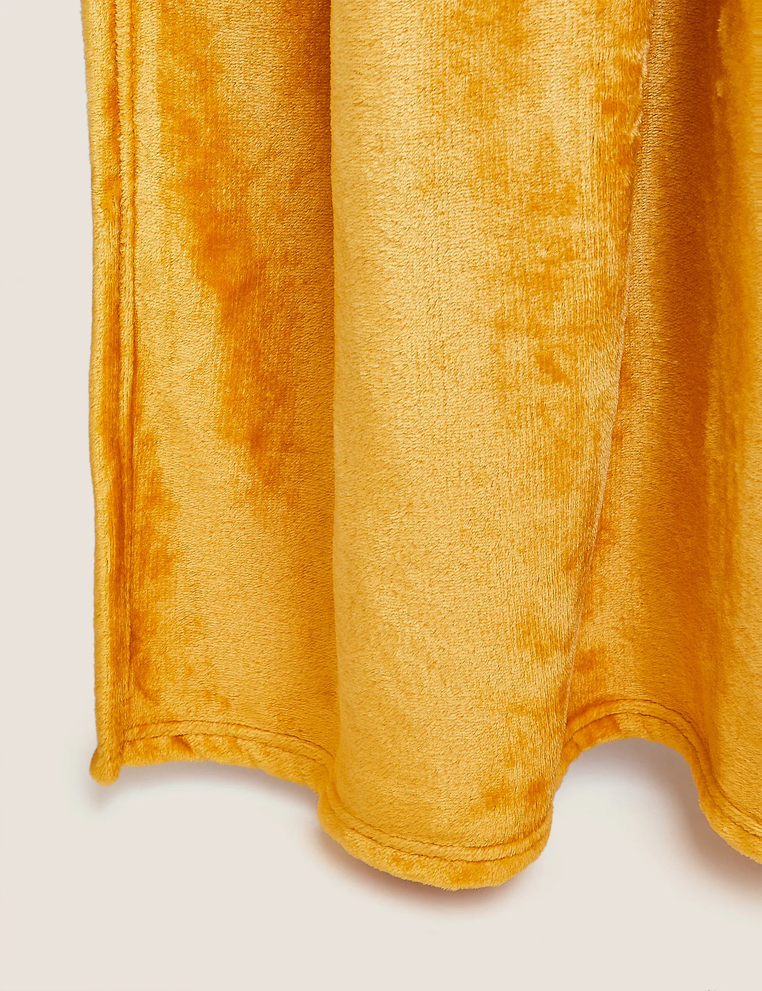 M&S Fleece Throw