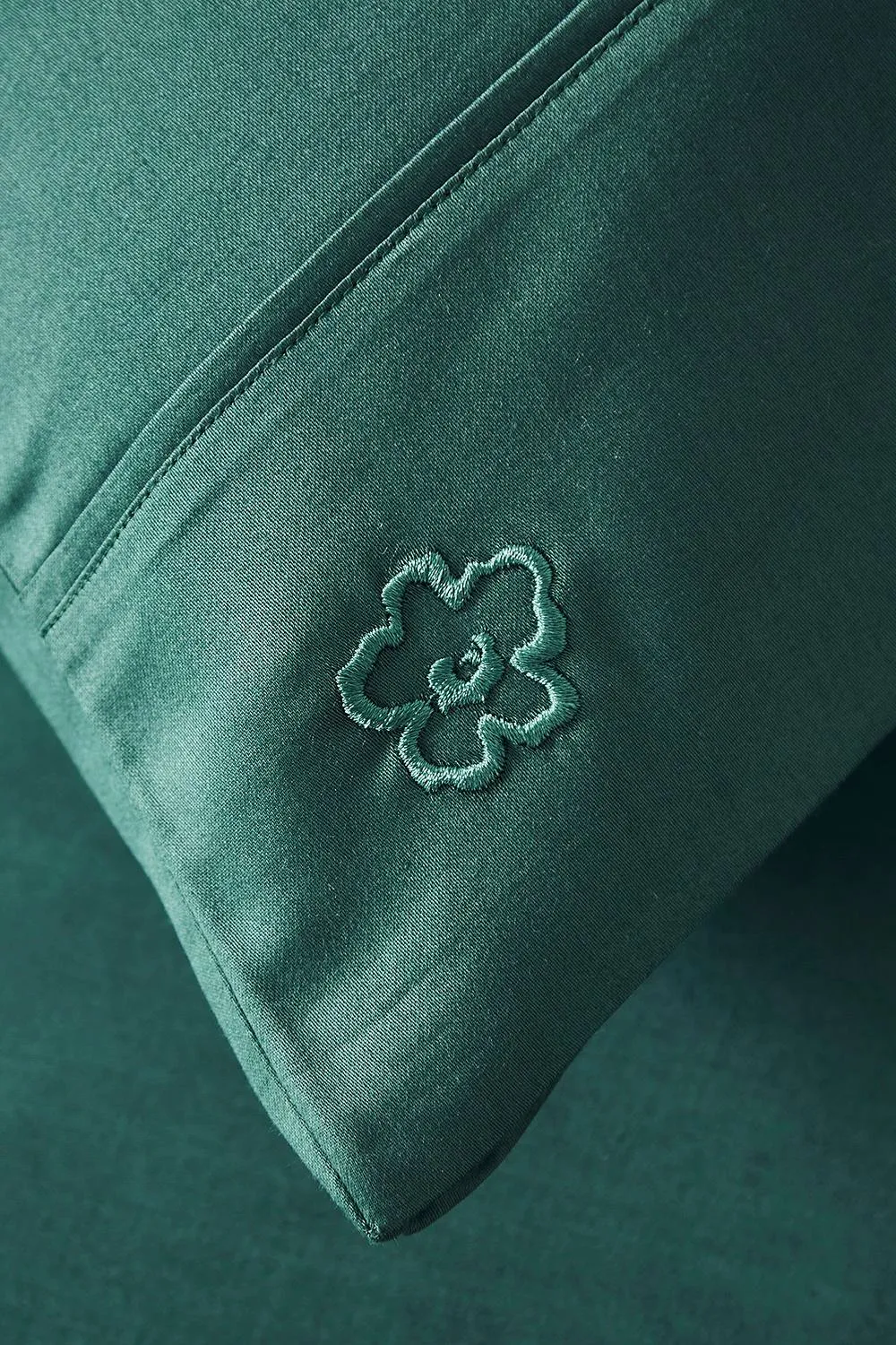 Ted Baker 'TB Plain Dye' Standard Pillowcase in Dark Green 2