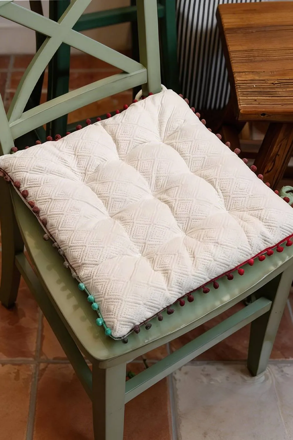 Living and Home Bohemian Style Tufted Square Chair Cushion with Tassels in White