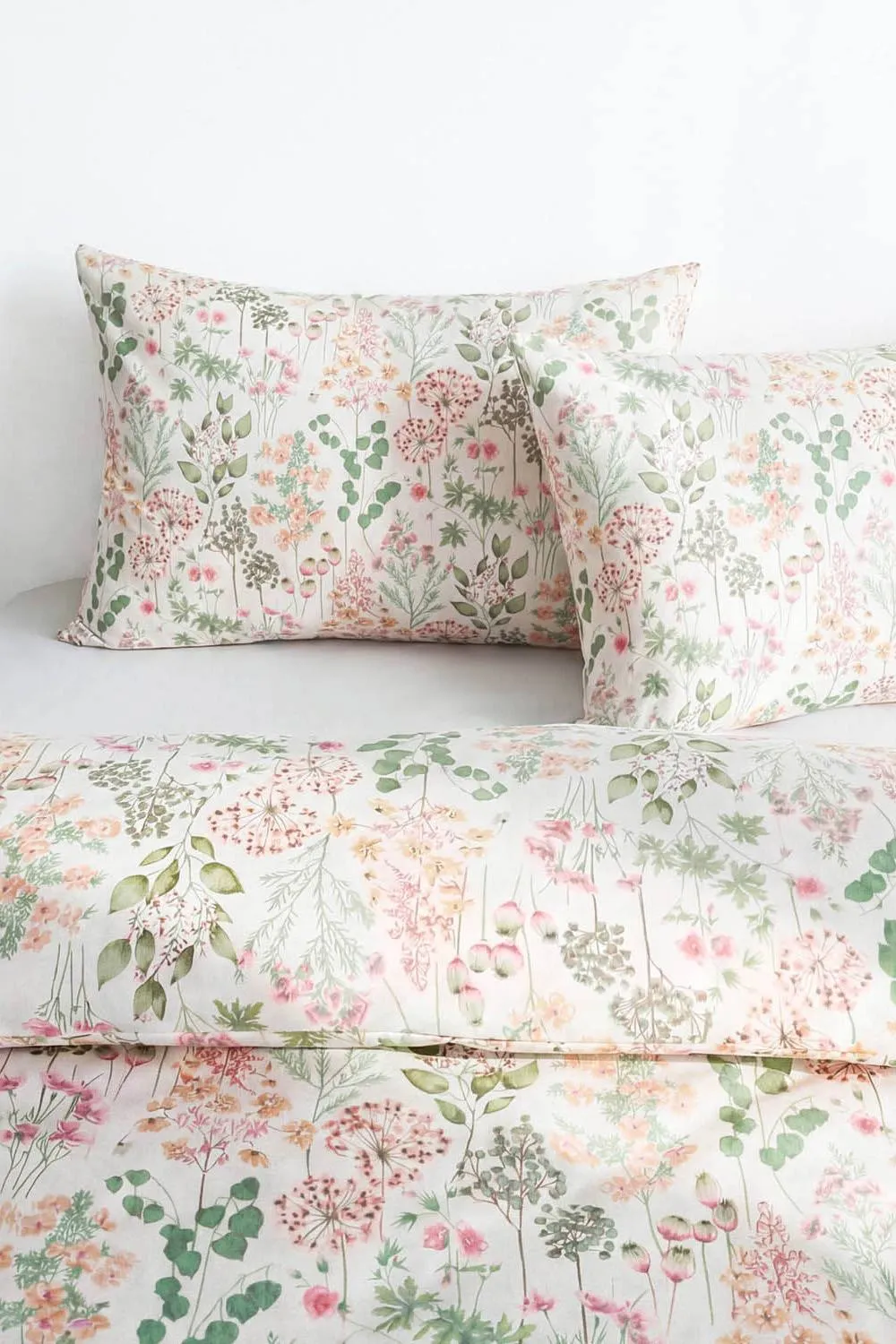 Martex Studio Edition Wildflower Field Duvet Cover Set 3