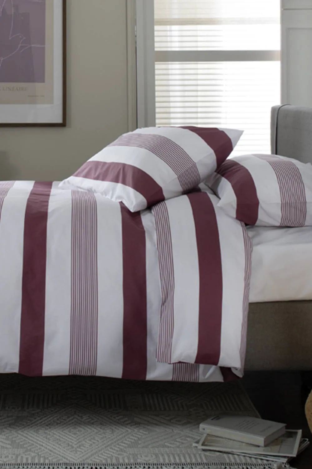 The Lyndon Company Next Level 100% Duvet Cover Set with Cuff Detailing in Burgundy 3