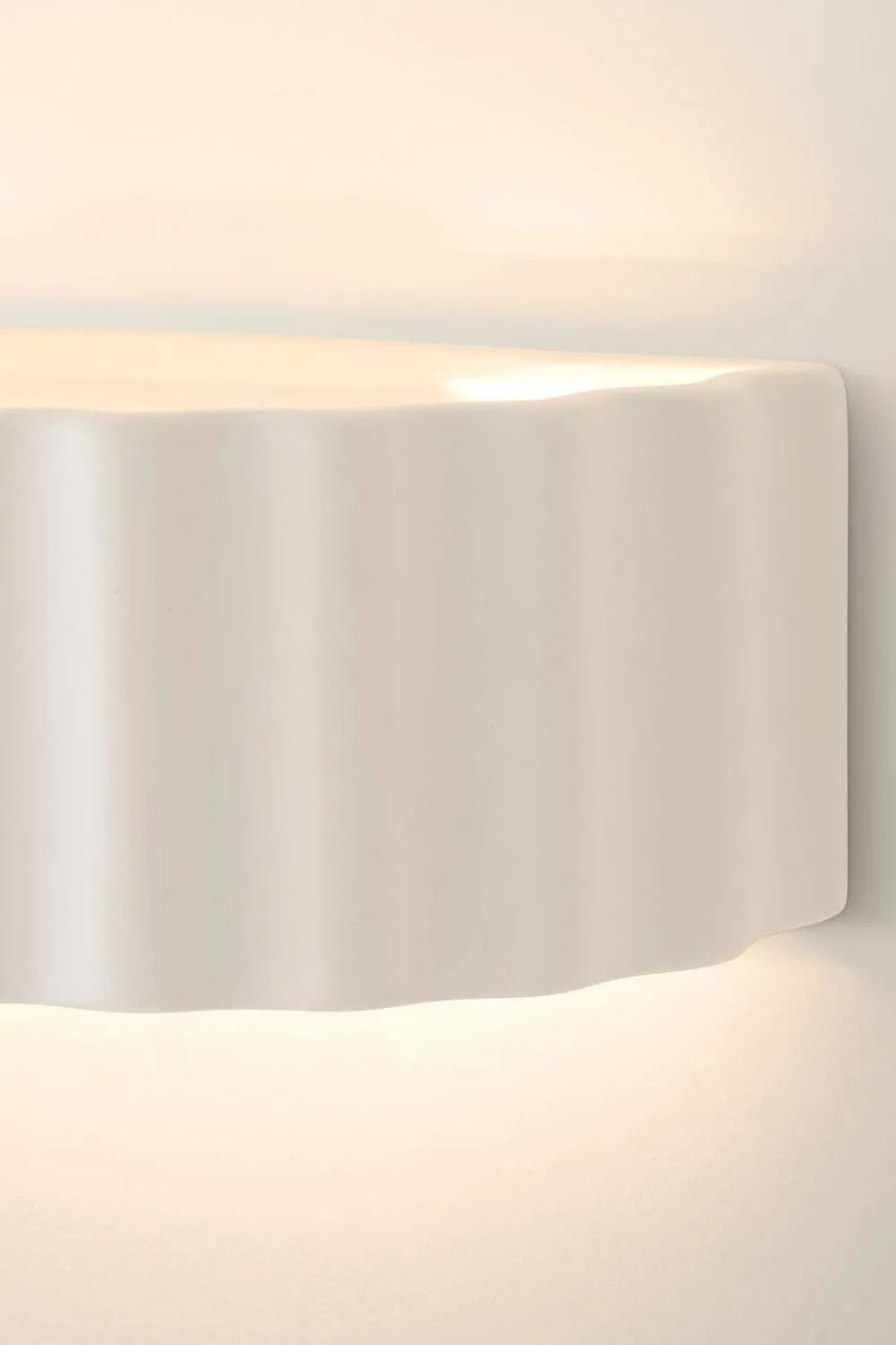 ValueLights Pablo Curved Ribbed Ceramic Flush Wall Sconce Light in Nude 4