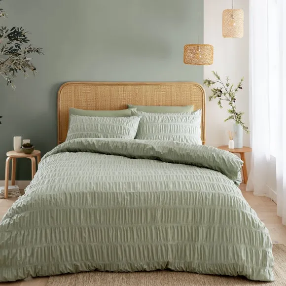 Catherine Lansfield Seersucker Reversible Duvet Cover & Pillowcase Set 1