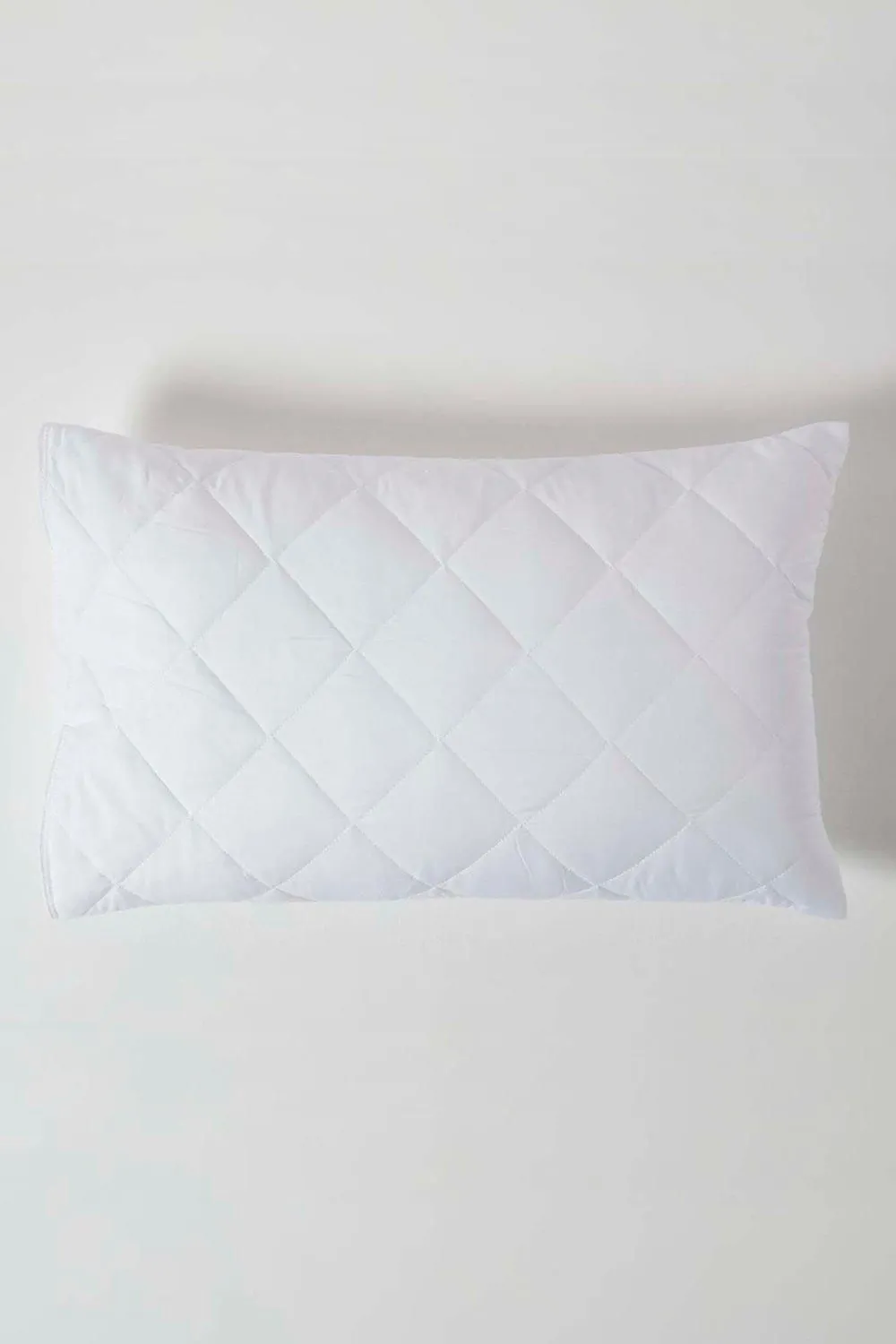 Homescapes Anti Allergy Pillow Protectors, Pack of 4 in White 5