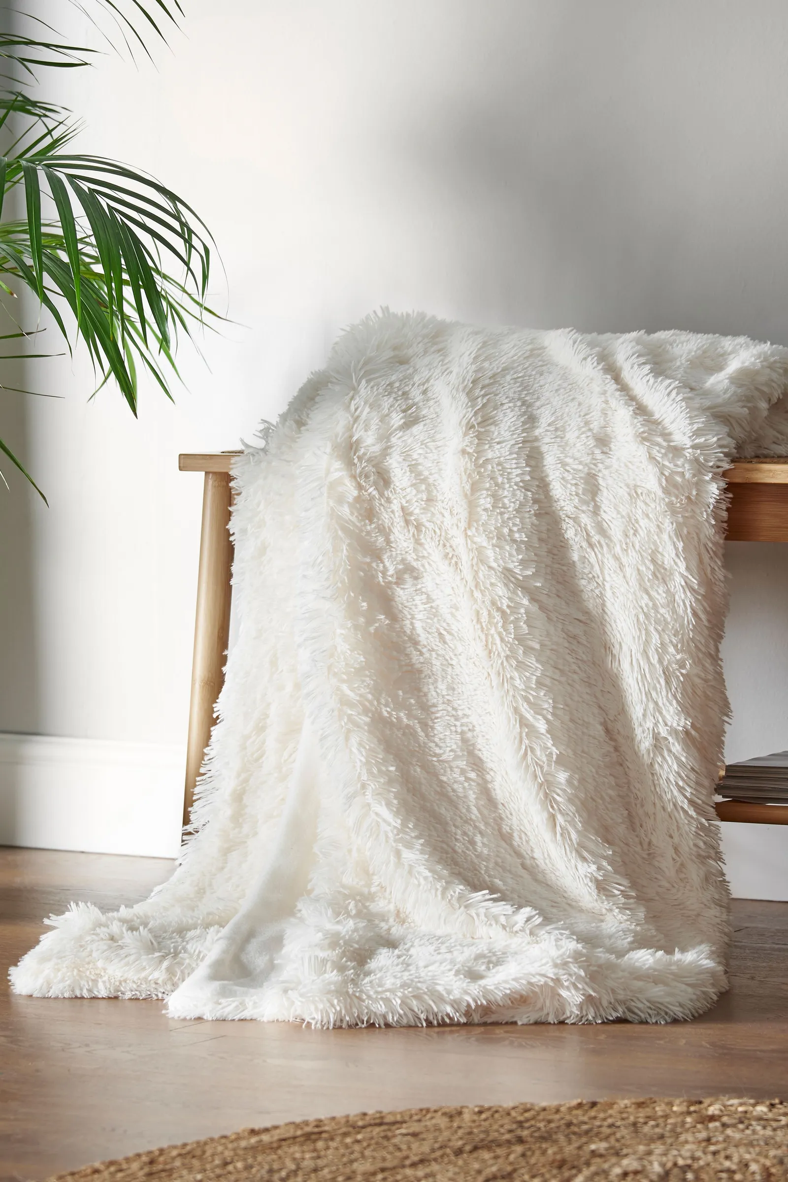 Catherine Lansfield 'Cuddly' Blanket Throw in Cream