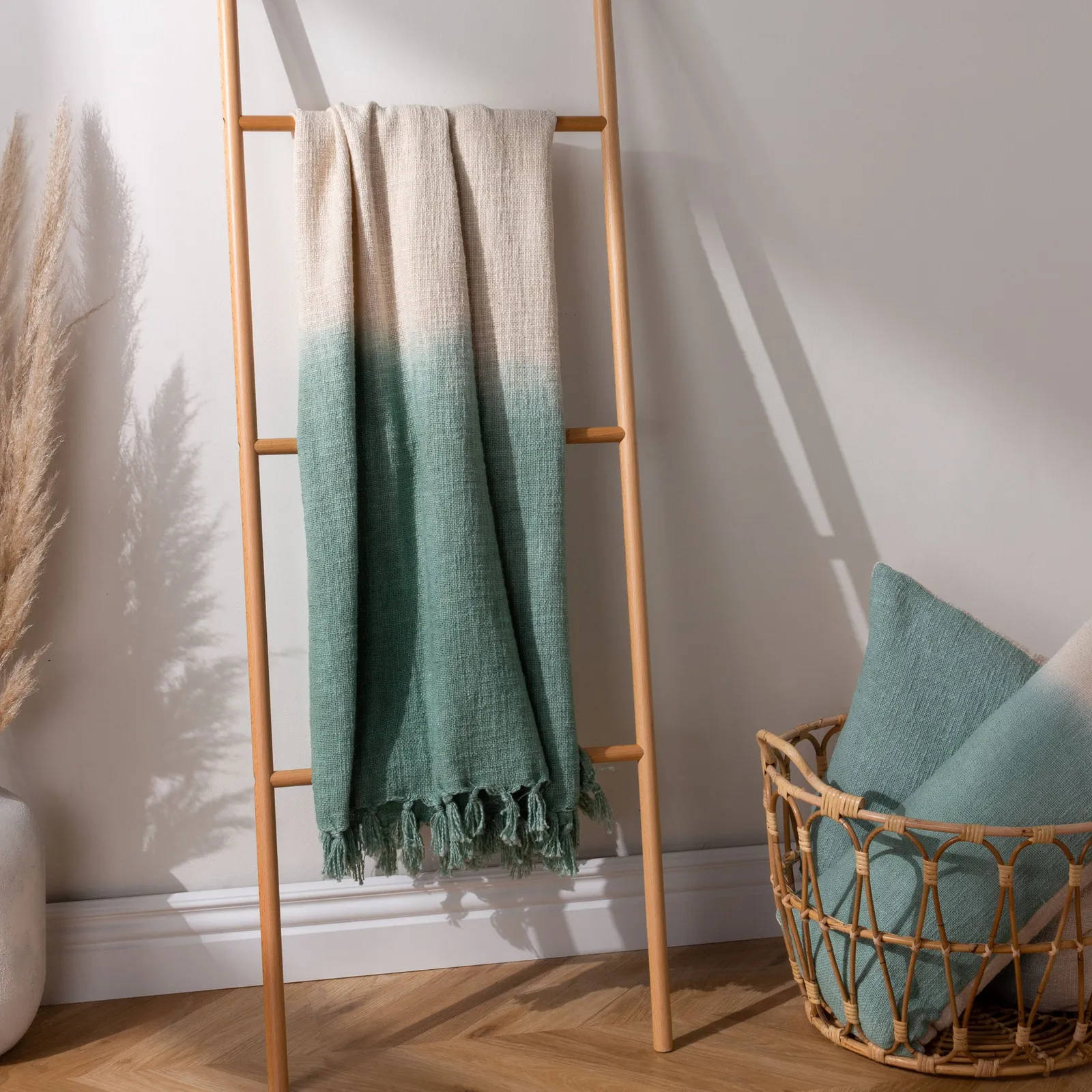 Furn Mizu Enzyme Washed Slub Dip-Dye Tasselled Throw in Green