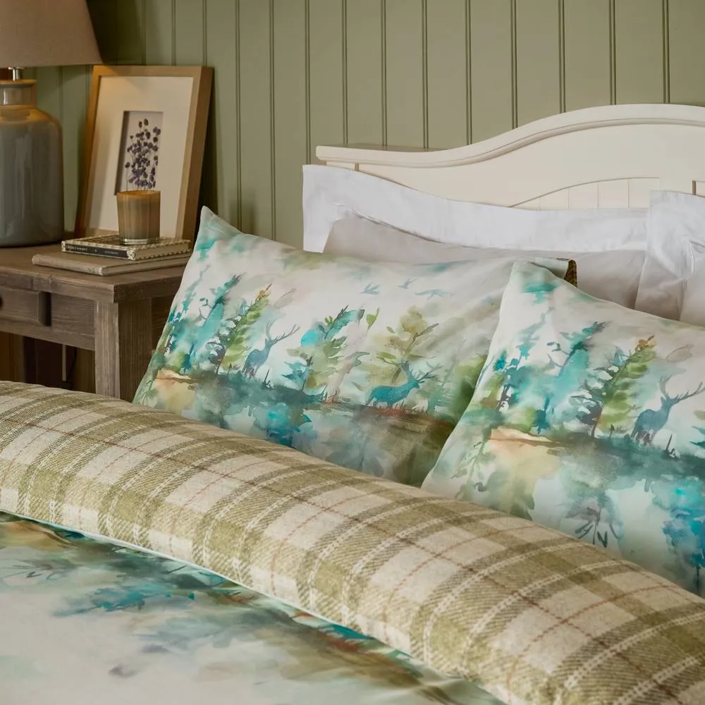 Voyage Maison Wilderness 100% Cotton Duvet Cover Set in Green 2