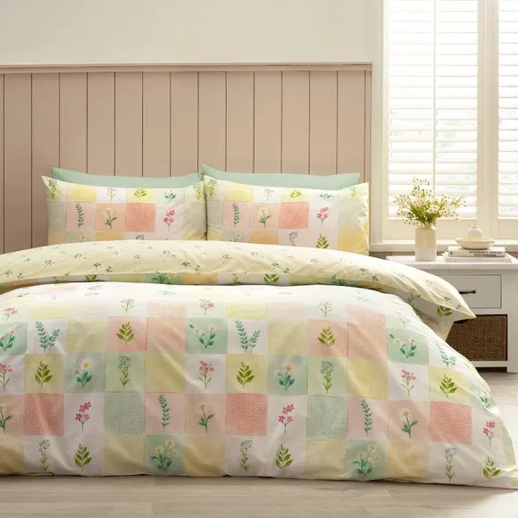 Catherine Lansfield Daisy Patchwork Polycotton Duvet Cover & Pillowcase Set 1