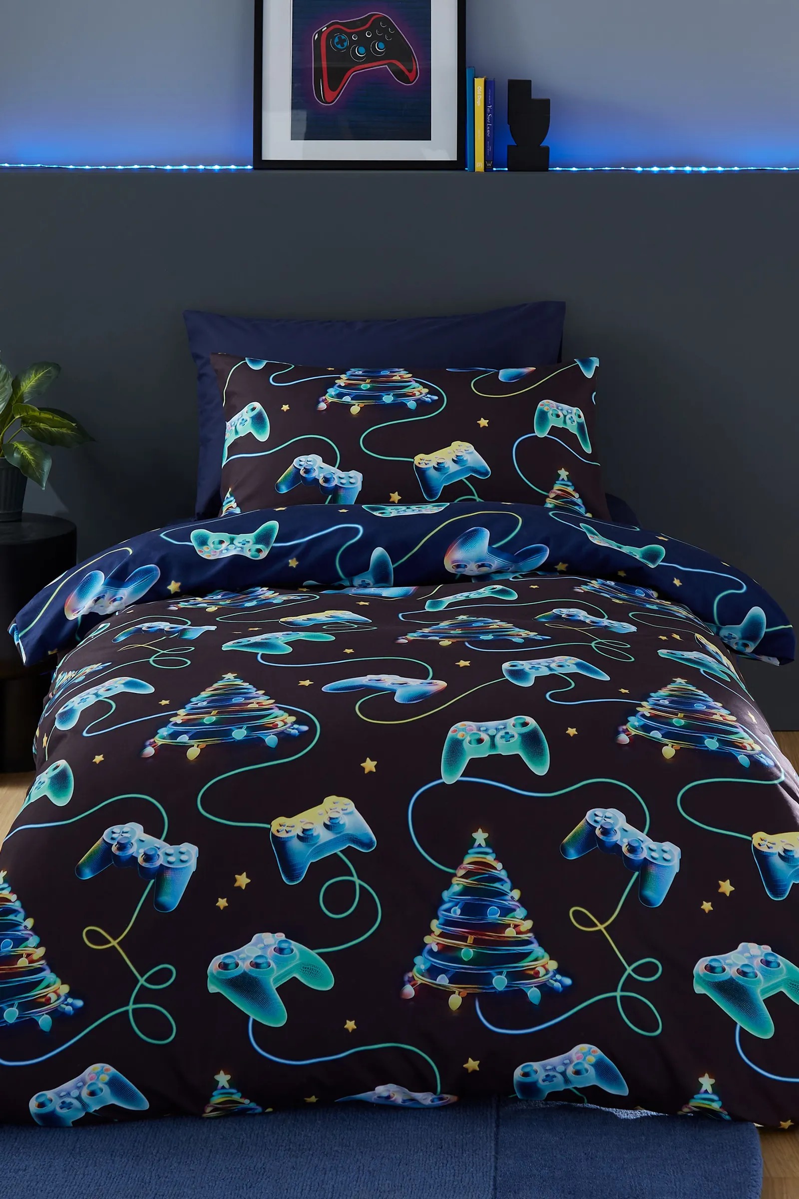 Catherine Lansfield 'Christmas Gamer' So Soft Reversible Duvet Cover Set in Navy