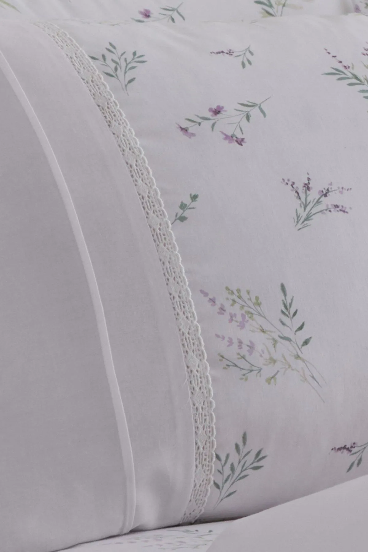 Dreams & Drapes 'Floral Sprig' Lace detail Duvet Cover Set in Lilac 3