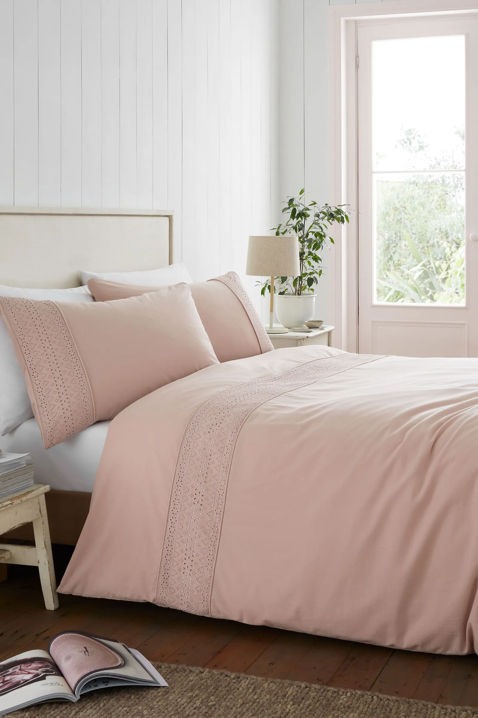 Catherine Lansfield 'Broderie Anglaise' Duvet Cover Set in Pink