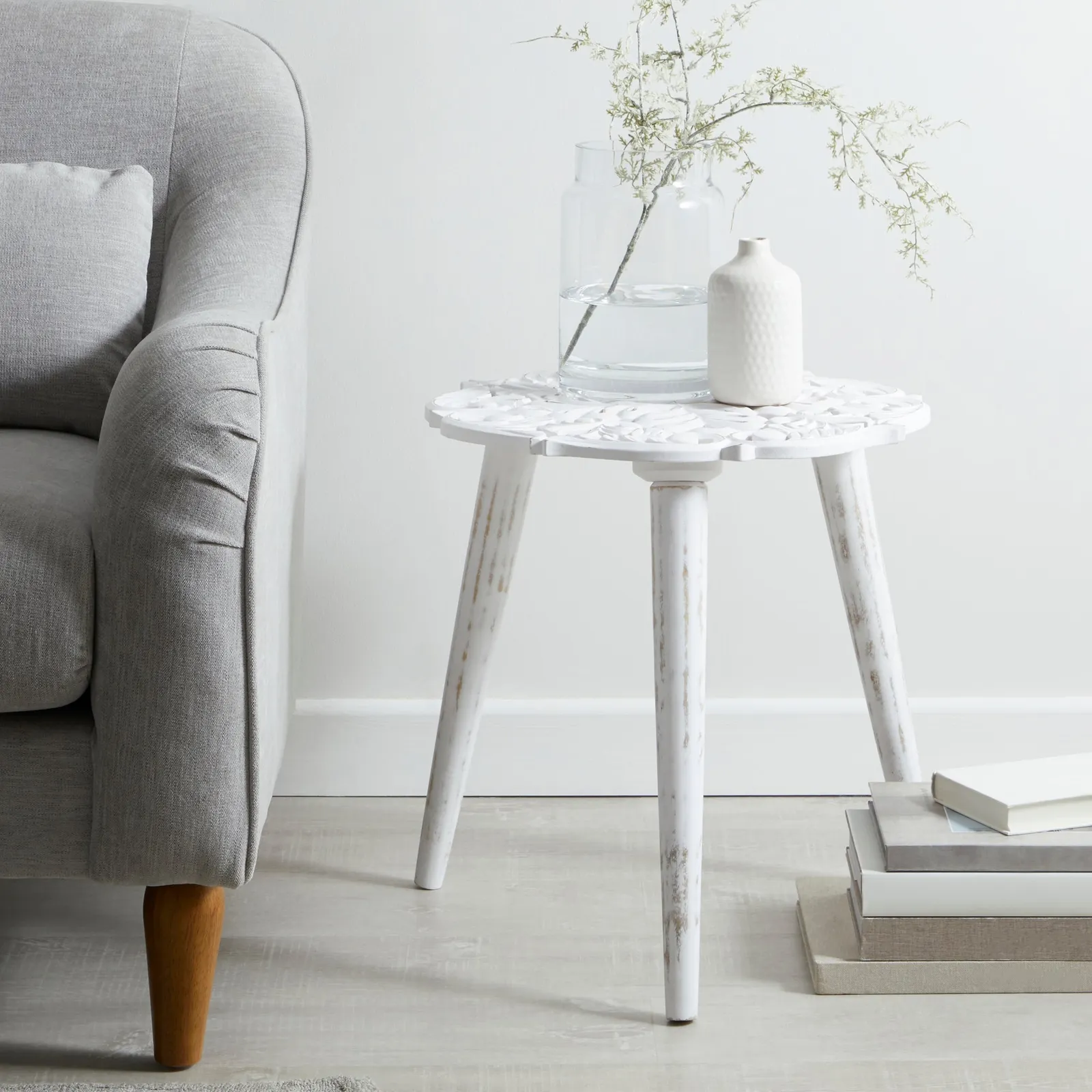 White Lace 3 Leg Wooden Table White